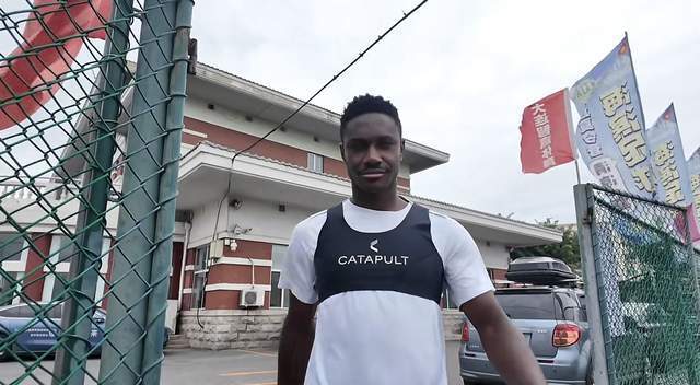 国安现在的, 手当成了拿 国安现在的, 手当成了拿