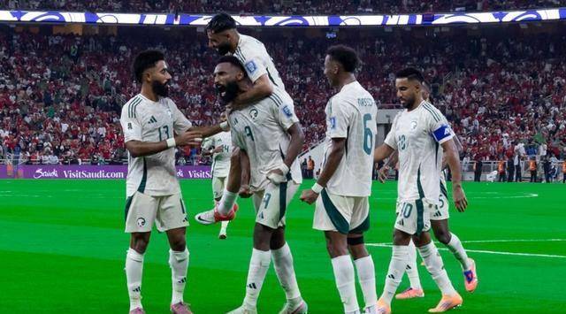 这哪是踢球, 危了, style